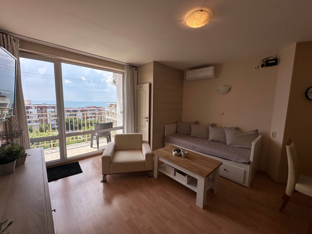 🌊 Морска панорама от 5-ти етаж! Обзаведен двустаен в Crown Fort Club, Свети Влас