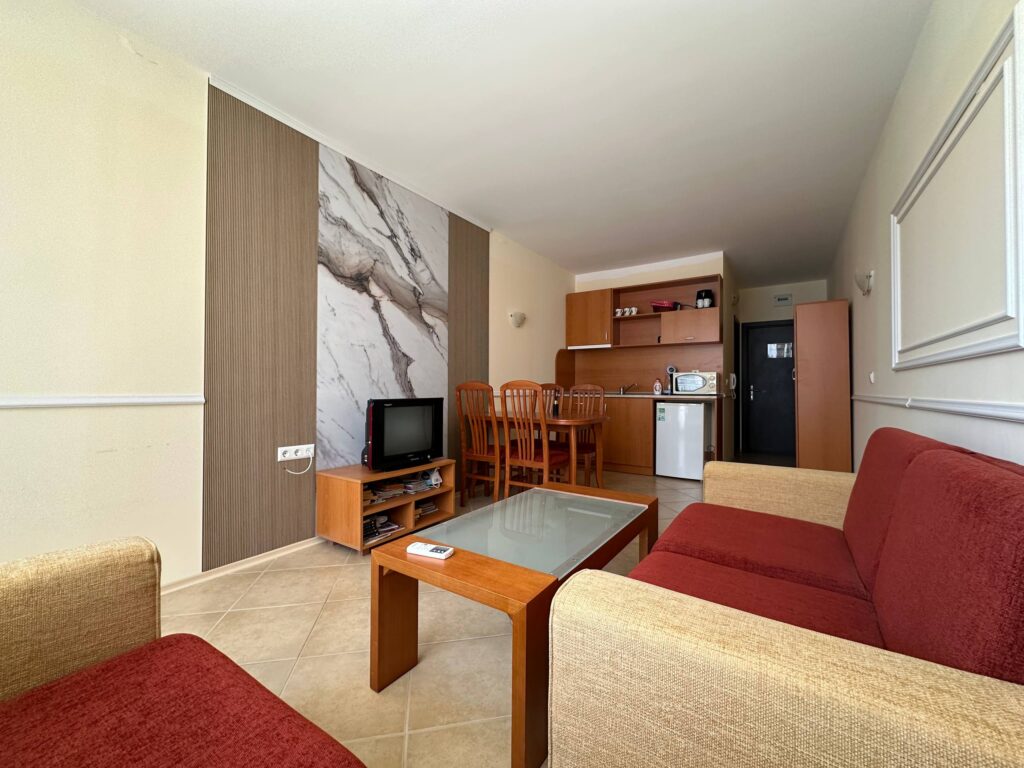 Обзаведено студио с гледка към басейна в Sunset Beach 4 – Слънчев бряг